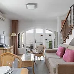 Ξενοδοχείο με διαμερίσματα White Sands Club 3*