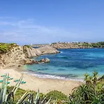 Ξενοδοχείο με διαμερίσματα White Sands Club Arenal d'en Castell