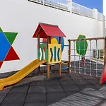 Ξενοδοχείο με διαμερίσματα White Sands Club