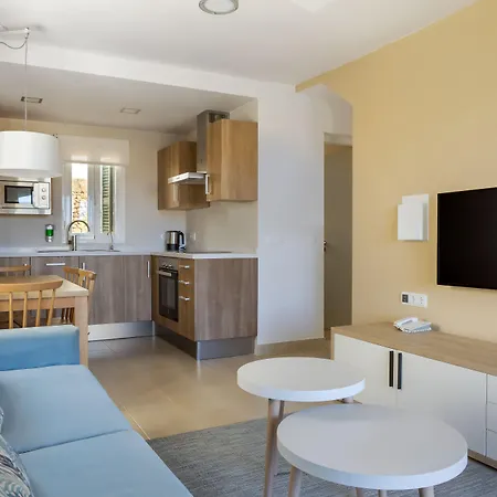 White Sands Club Aparthotel 3*